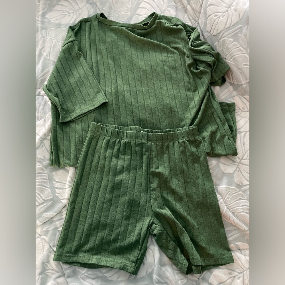 Multiple PJ/House Sets Size Large